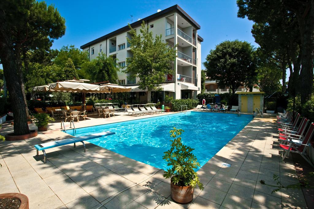 Park Hotel Zaira Cervia Exterior photo