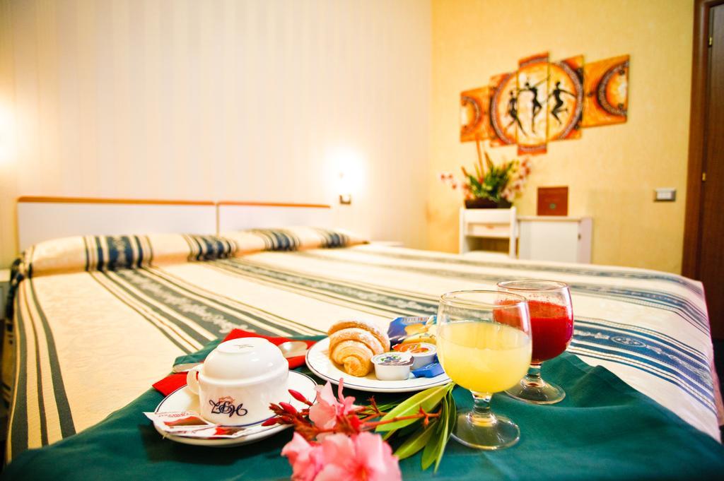 Park Hotel Zaira Cervia Exterior photo